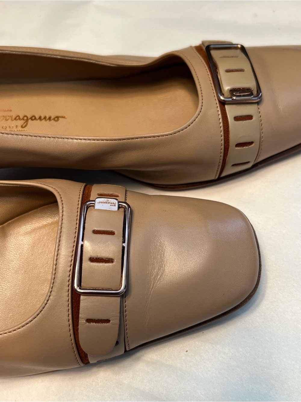 Salvatore Ferragamo Vintage Beige Leather Buckle Pumps - Picture 10 of 12